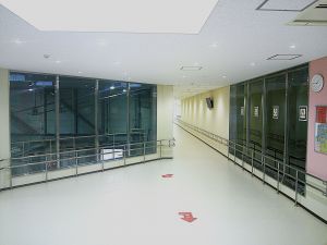 見学者通路写真